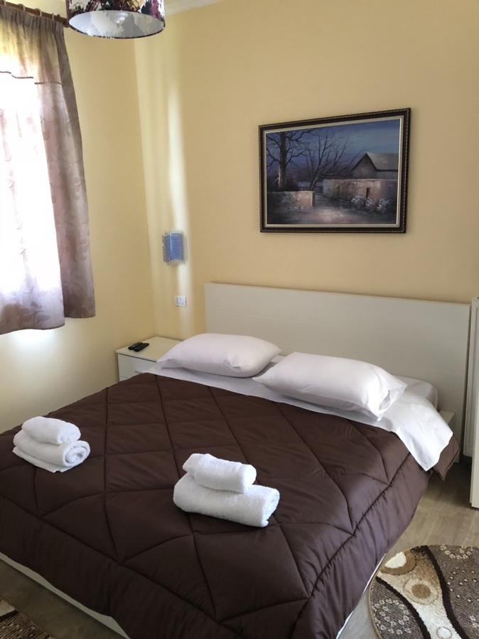 Hotel Edea Корча Екстериор снимка