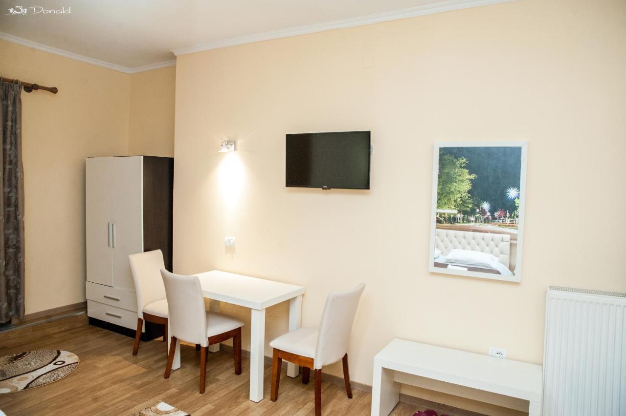 Hotel Edea Корча Екстериор снимка